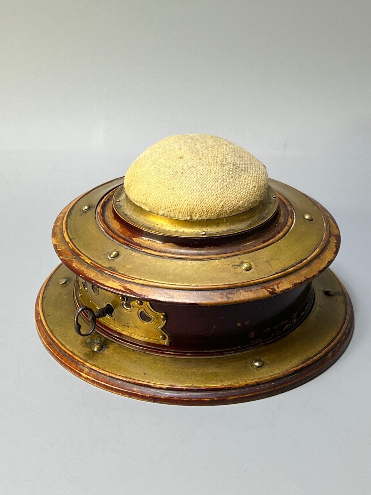 19c. Victorian Round Sewing Box Lacquered Oak W Lock Integrate Pin Cushion Lid